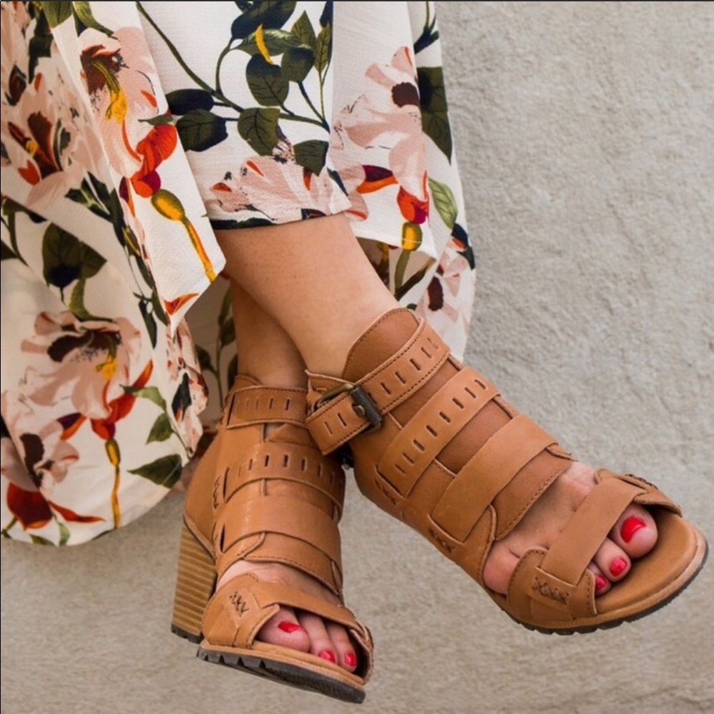 COPY - Sorel Nadia Buckle Open Toe Camel Sandal s…